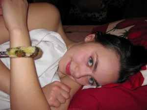 11-adorable-brunette-gf