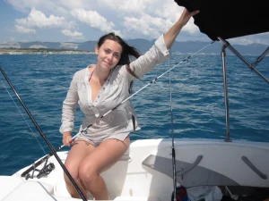 30-adorable-brunette-gf