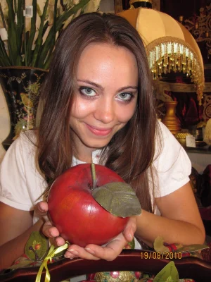 33-adorable-brunette-gf