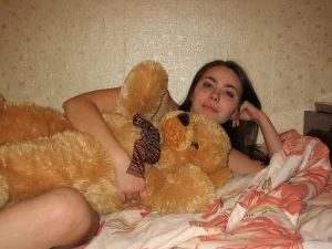 44-adorable-brunette-gf