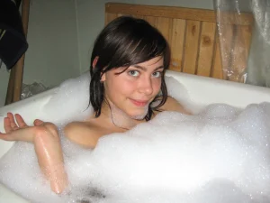 47-adorable-brunette-gf