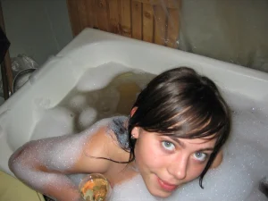 65-adorable-brunette-gf