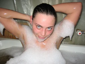 76-adorable-brunette-gf