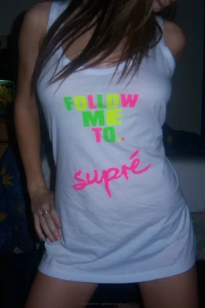 16-alison-loves-to-show-her-boobs