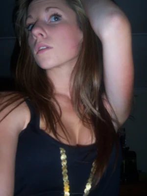 18-alison-loves-to-show-her-boobs