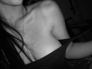 22-alison-loves-to-show-her-boobs