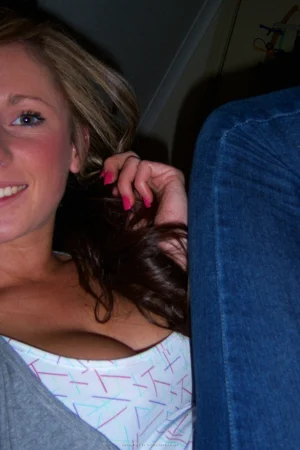 39-alison-loves-to-show-her-boobs