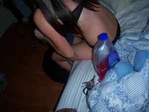 47-alison-loves-to-show-her-boobs