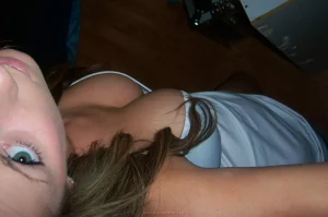 95-alison-loves-to-show-her-boobs