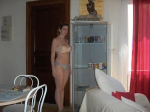 21-amazing-blonde-girl-shows-herself