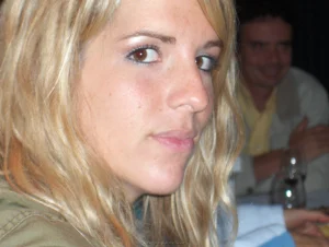 47-amazing-blonde-girl-shows-herself