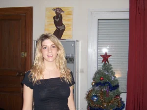 51-amazing-blonde-girl-shows-herself