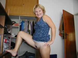 22-ashley-coom-needs-to-be-on-your-hard-drive