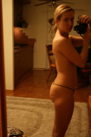 08-babe-making-self-shots
