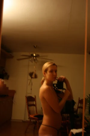 14-babe-making-self-shots