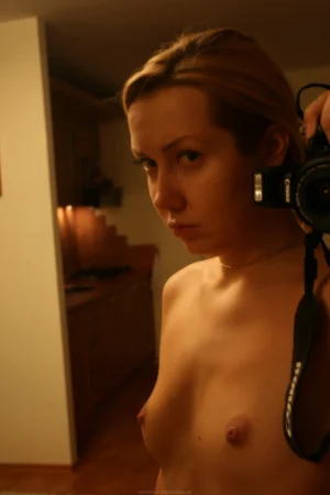 20-babe-making-self-shots