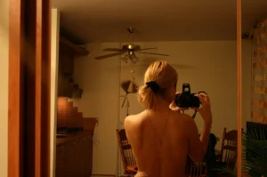 28-babe-making-self-shots