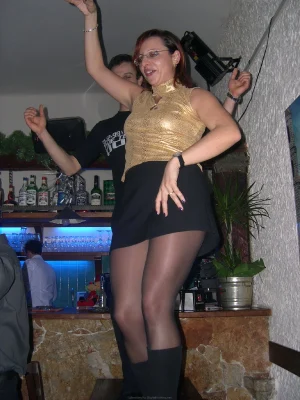 05-babe-prefers-parties