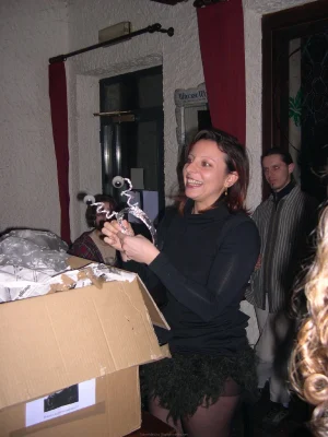 11-babe-prefers-parties