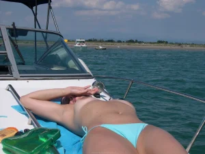 54-babe-prefers-parties