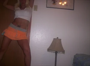 14-babe-shows-her-big-boobies