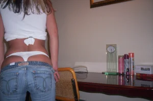 83-babe-shows-her-big-boobies