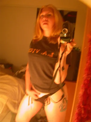 06-baby-love-shows-her-pussy