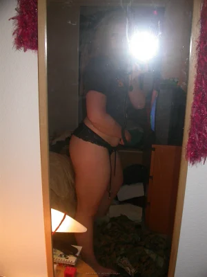 08-baby-love-shows-her-pussy