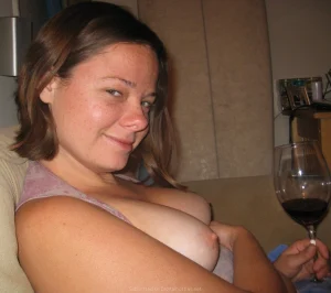 01-big-boobed-gf-sucking-cock