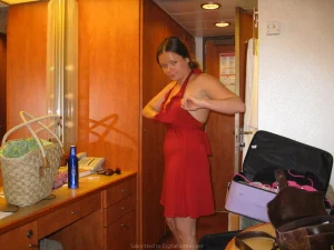 06-big-boobed-gf-sucking-cock