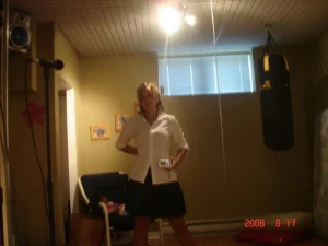 12-blonde-babe-getting-naked