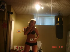 25-blonde-babe-getting-naked