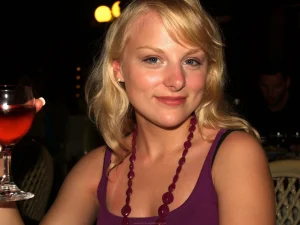 38-blonde-babe-in-bikini