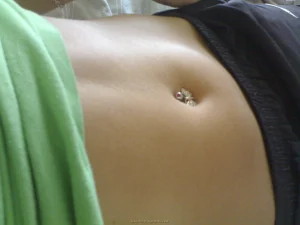 13-blonde-babe-making-photos-of-her-pussy