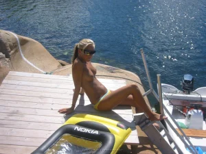 34-blonde-babe-making-photos-of-her-pussy