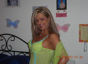 39-blonde-girl-shows-her-pussy