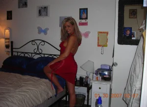 46-blonde-girl-shows-her-pussy