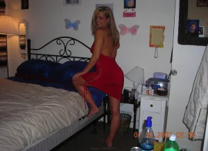 47-blonde-girl-shows-her-pussy