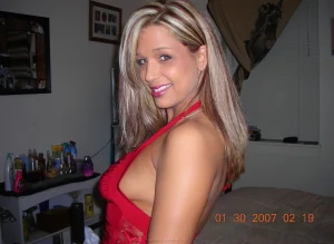 52-blonde-girl-shows-her-pussy