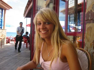 04-blonde-glamour-babe