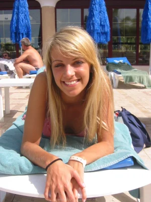 11-blonde-glamour-babe