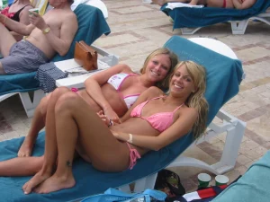 14-blonde-glamour-babe