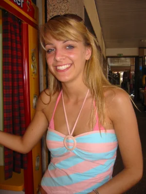 25-blonde-glamour-babe