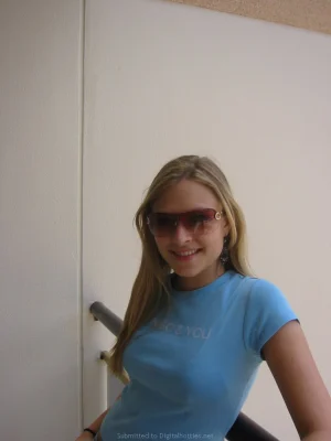 36-blonde-glamour-babe