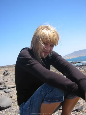 43-blonde-glamour-babe