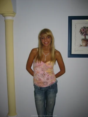 54-blonde-glamour-babe