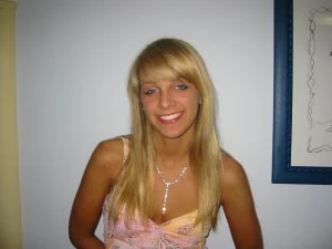 55-blonde-glamour-babe