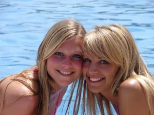 64-blonde-glamour-babe