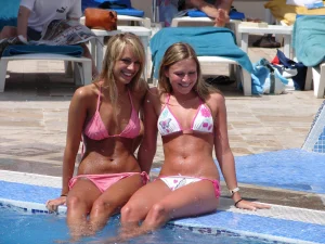 65-blonde-glamour-babe