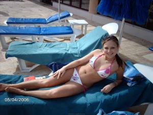 70-blonde-glamour-babe